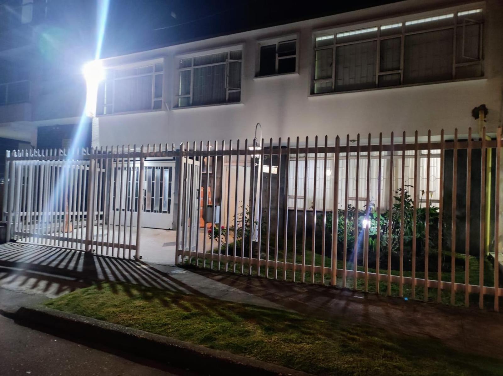 Colisseum Roma House- Campin Simon Bolivar Movistar Embajada Compensar Bogota Ngoại thất bức ảnh