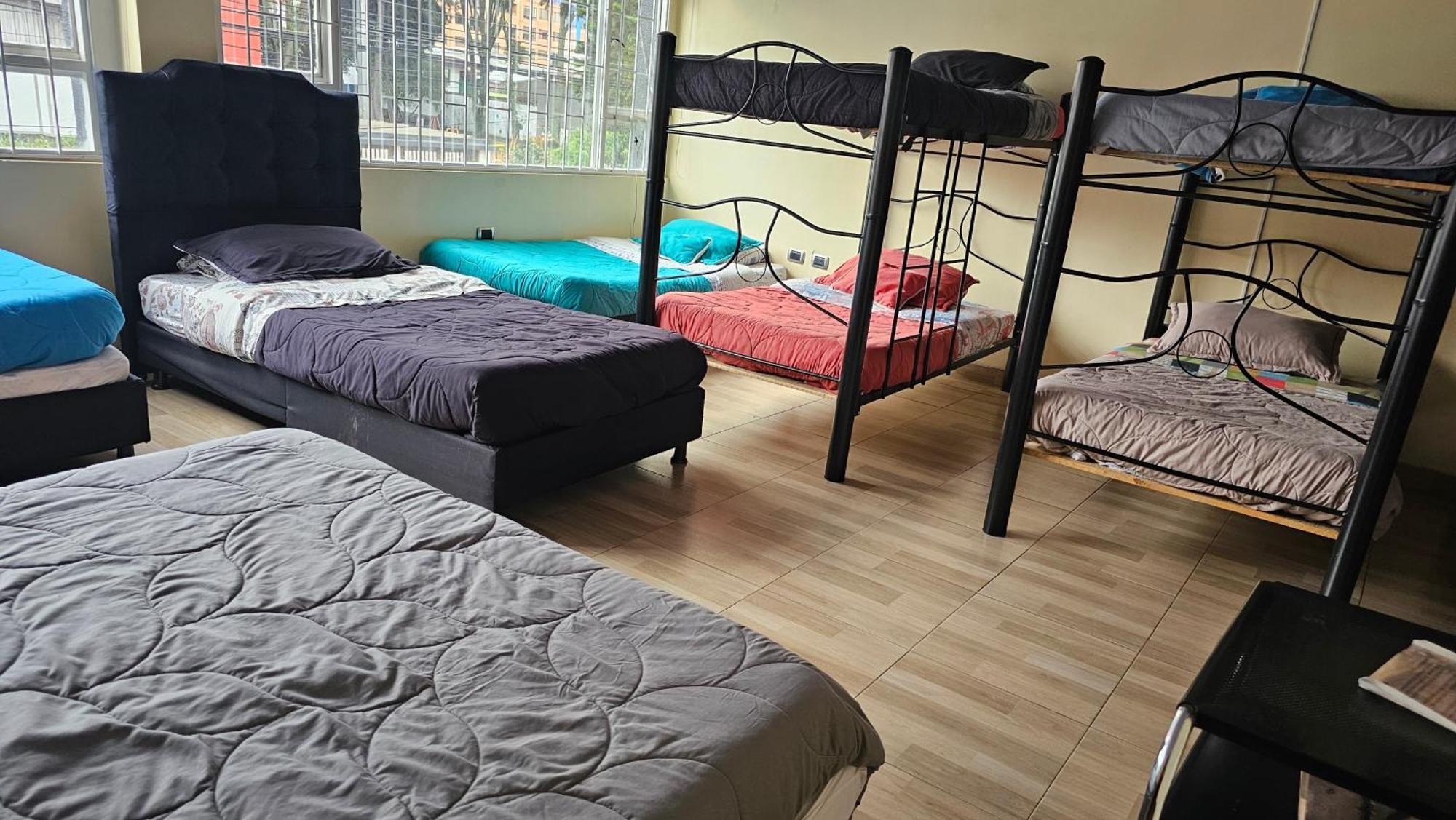 Colisseum Roma House- Campin Simon Bolivar Movistar Embajada Compensar Bogota Phòng bức ảnh