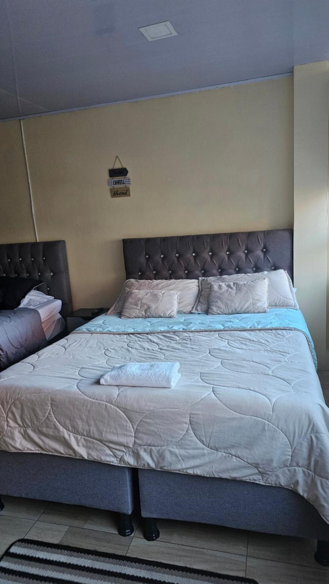 Colisseum Roma House- Campin Simon Bolivar Movistar Embajada Compensar Bogota Phòng bức ảnh
